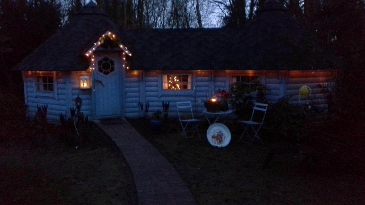 Bed and Breakfast Pieni Talo Bakhuizen Exterior foto